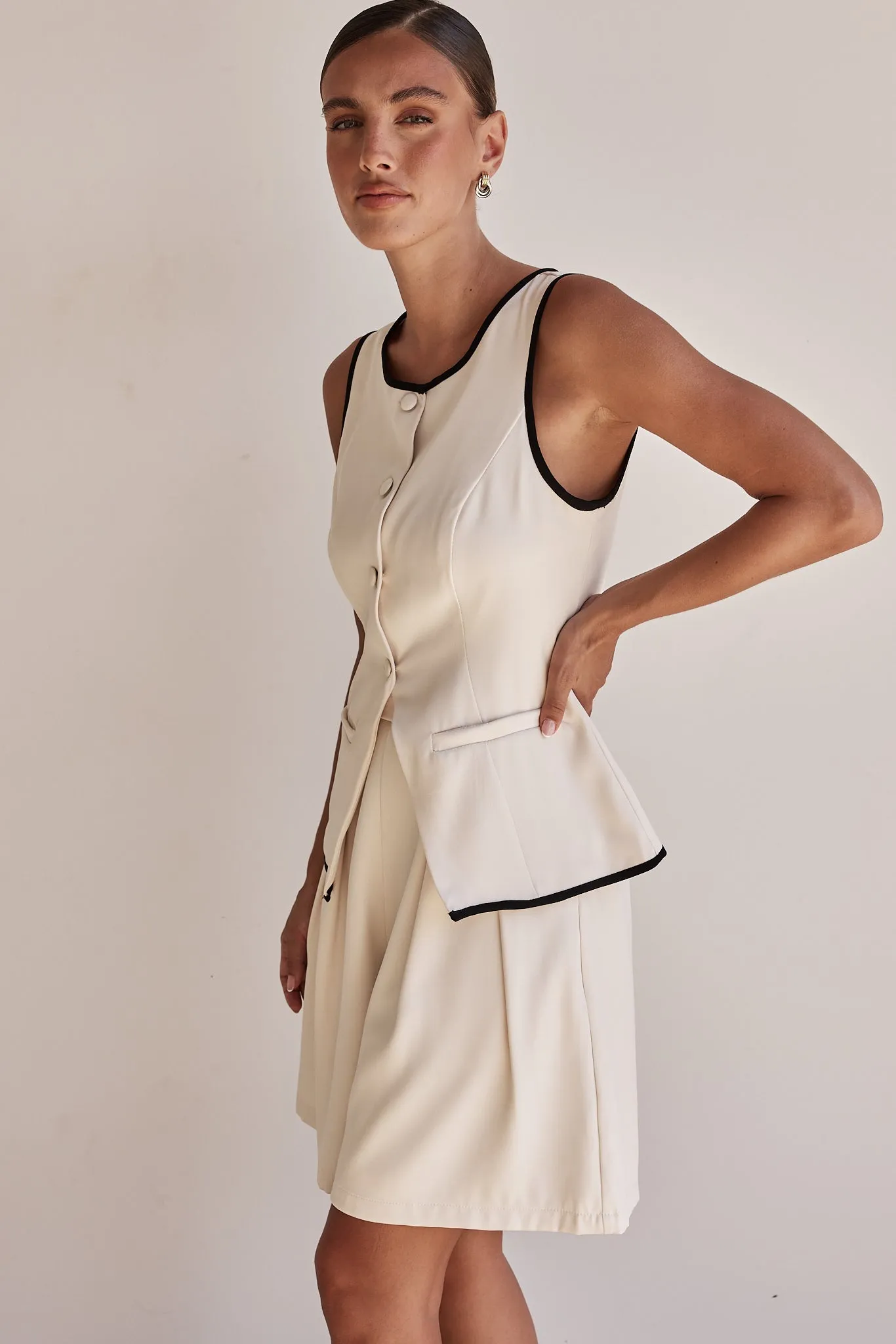 Leila Vest (Beige)