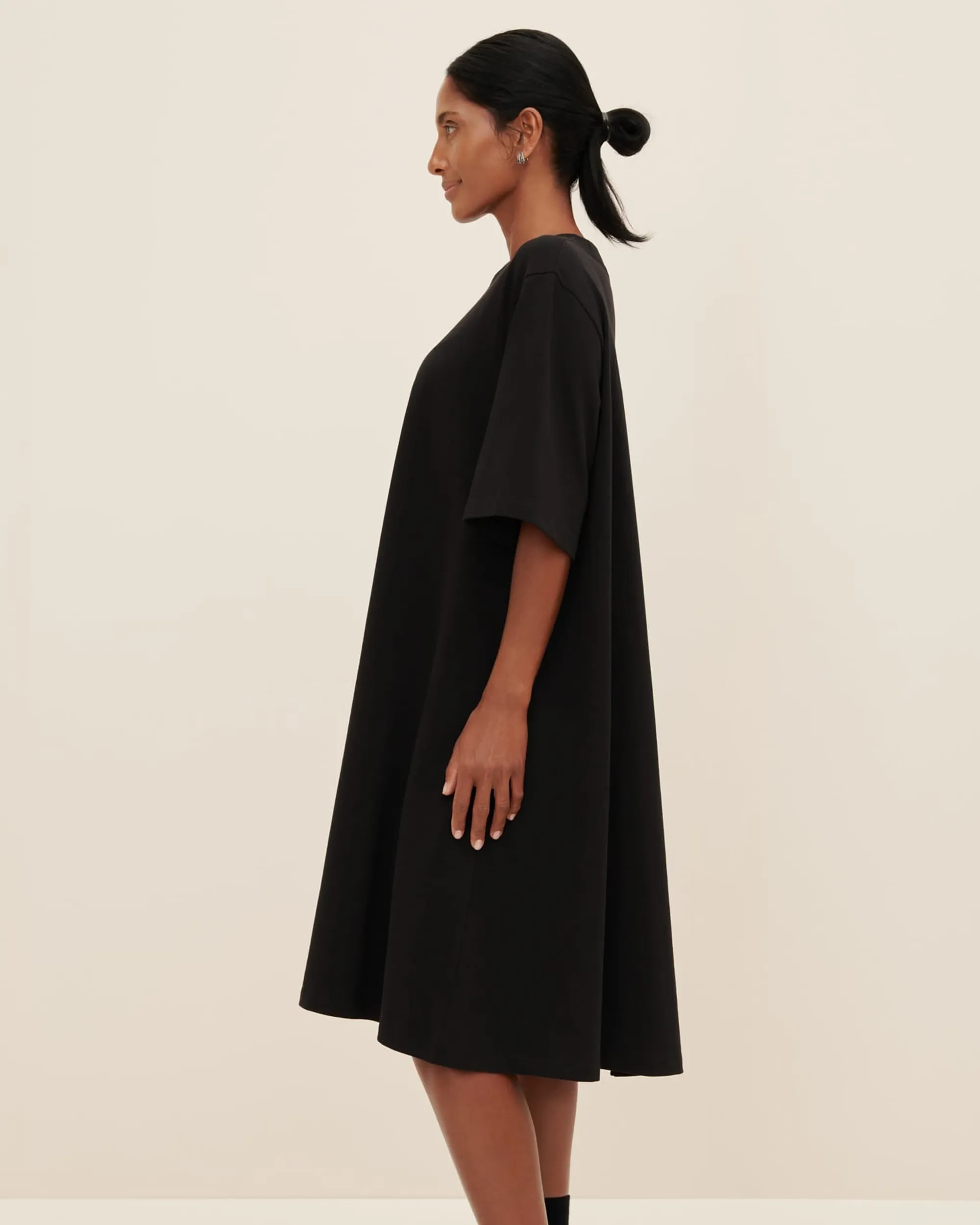 Silhouette Dress - Black